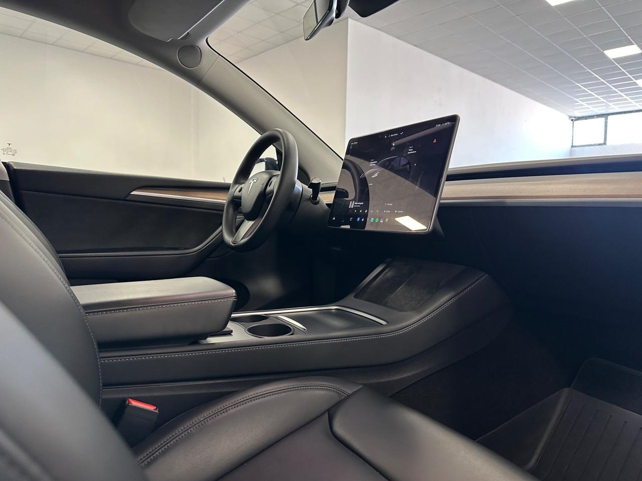 Tesla Model Y AWD Performance