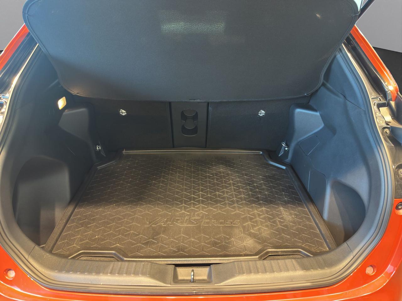 Toyota Yaris Cross 1.5h Orange Edition fwd 116cv