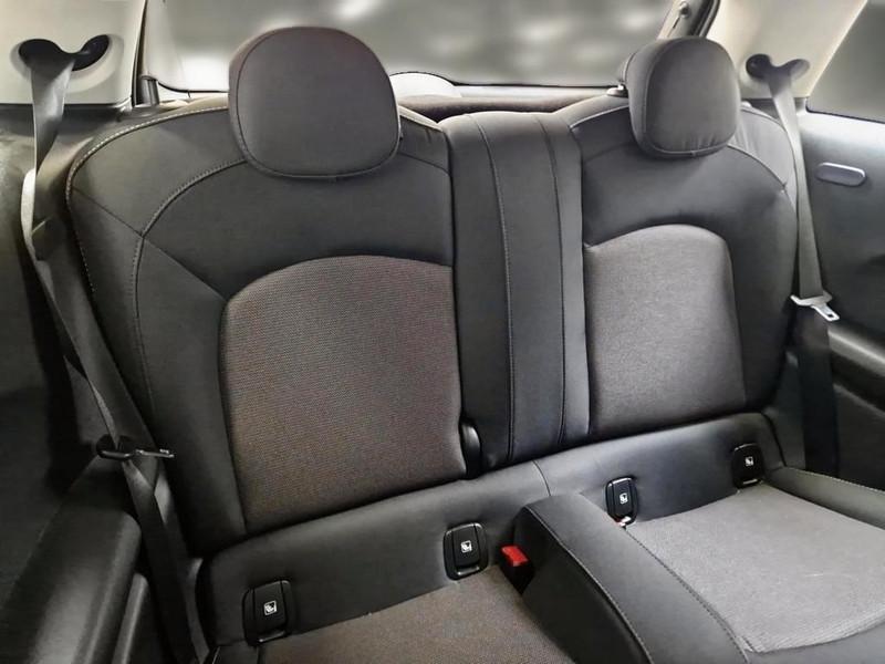 MINI COOPER ESSENTIAL AUTO 3 PORTE BERLINA