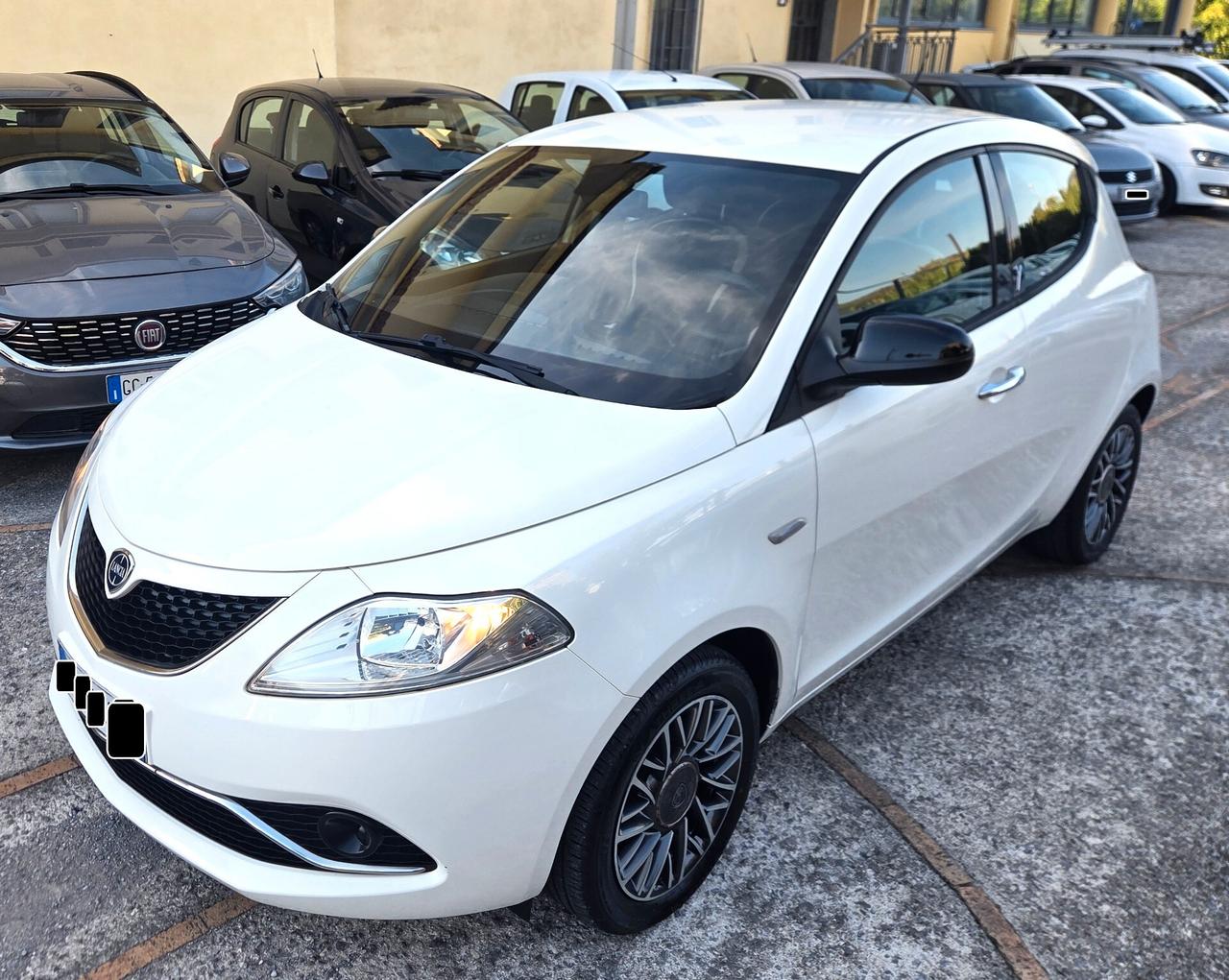 Lancia Ypsilon 1.2 KM 63000 CLIMA AUT. SENSORI CERCHI IN LEGA