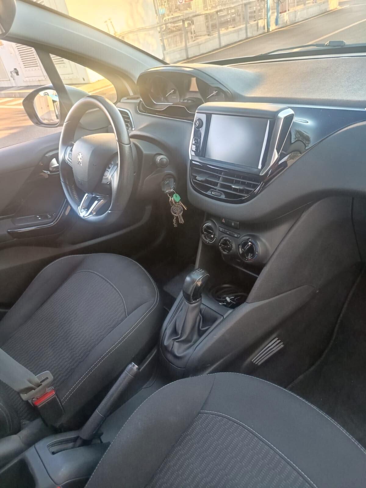 Peugeot 208 PureTech 82 5 porte Allure