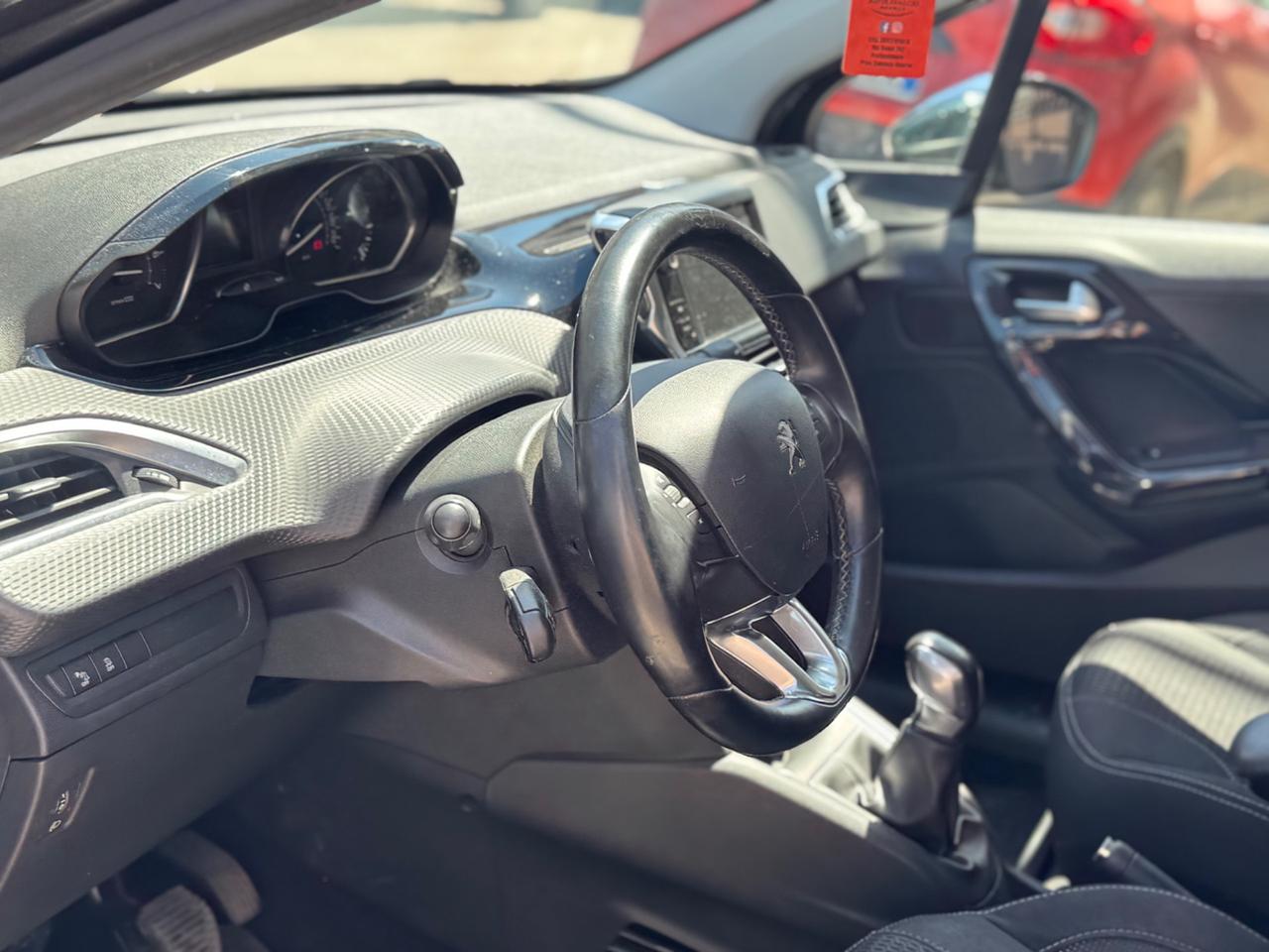 Peugeot 208 PureTech 82 5 porte Allure
