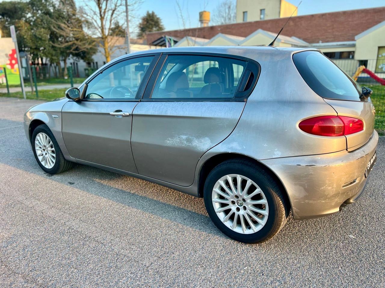 Alfa Romeo 147 2.0 TS Distinctive GPL 5p