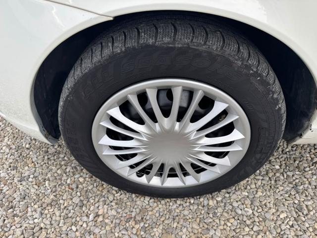 LANCIA Ypsilon 1.3 MJT 75 CV Versus