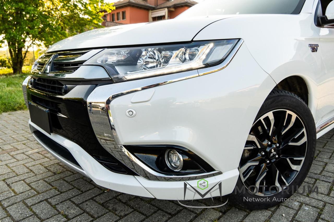 Mitsubishi Outlander 2.0 4WD PHEV Instyle 2018 - PLUG-IN HYBRID