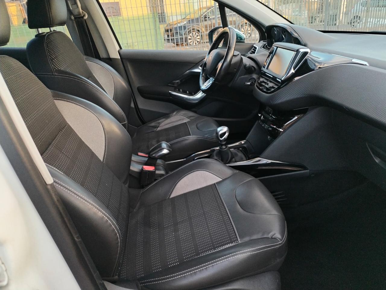 Peugeot 2008 BlueHDi 120 S&S Féline 2015