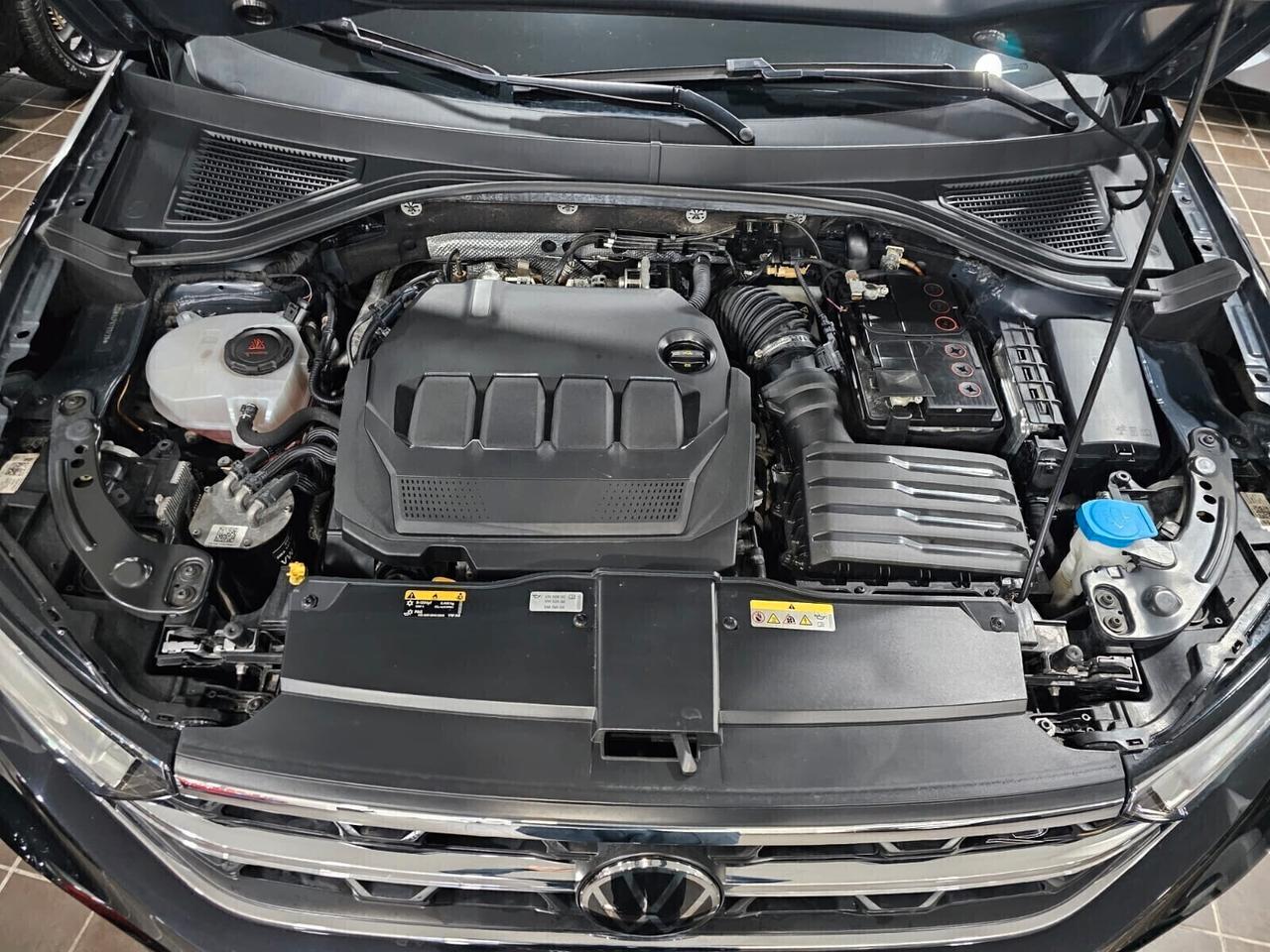 NUOVA VOLKSWAGEN T-ROC 2.0 TDI 150CV R-LINE - ITALIANA PRONTA CONSEGNA