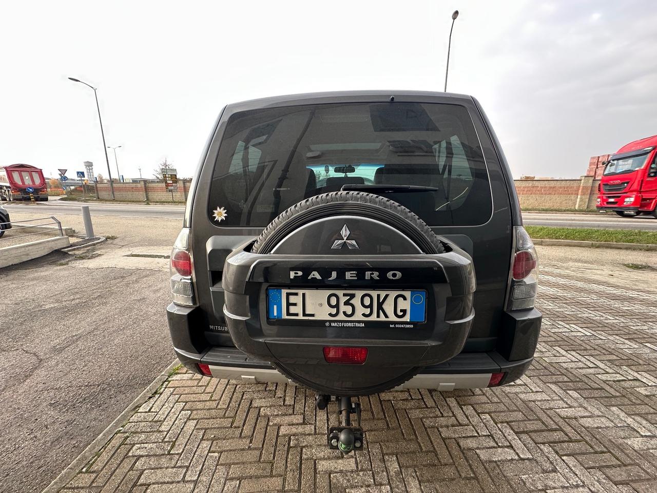 Mitsubishi Pajero 3.2 DI-D 16V aut. 3p. Instyle GANCIO TRAINO