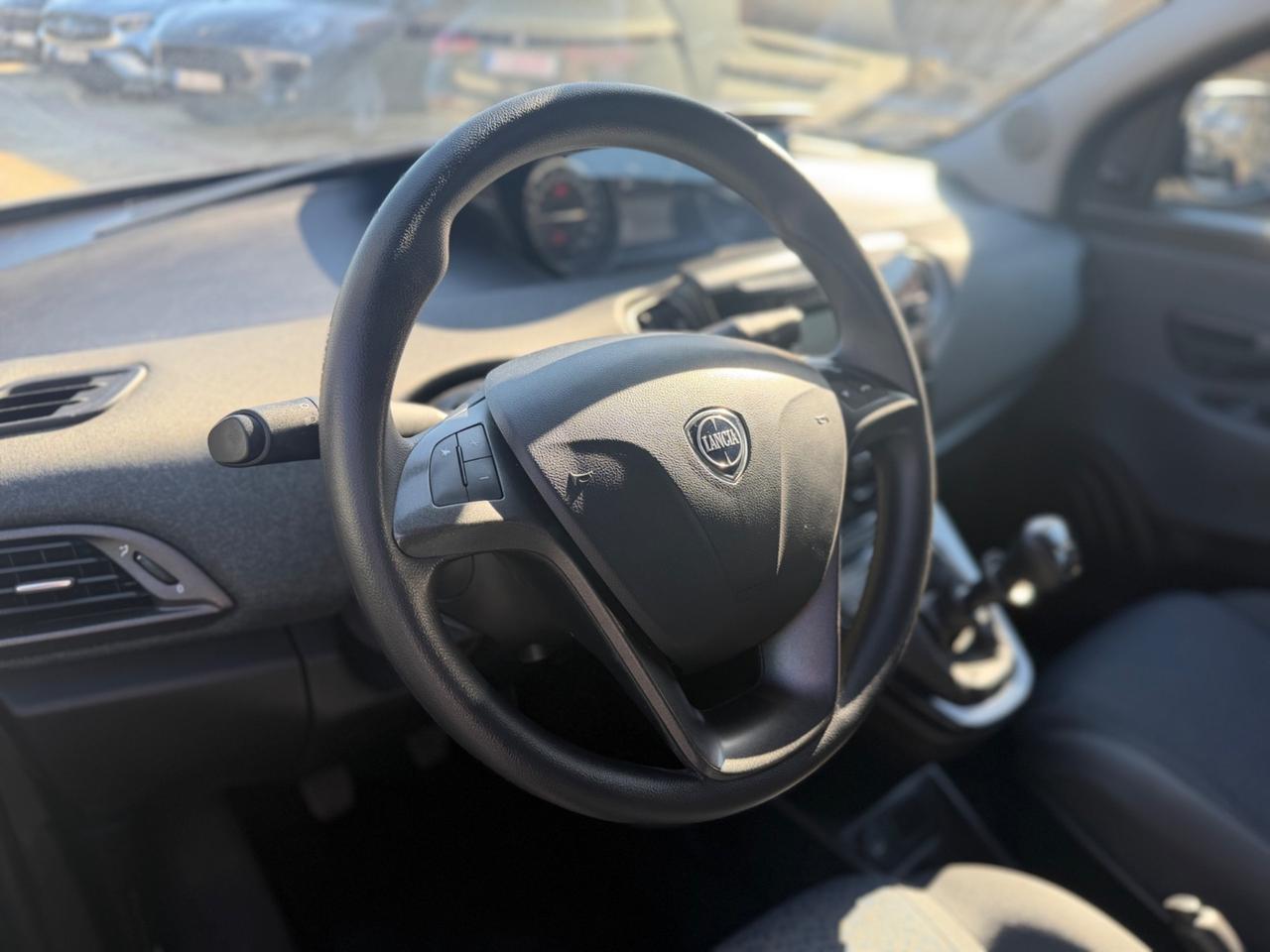 Lancia Ypsilon 1.0 FireFly 5 porte S&S Hybrid Ecochic Silver