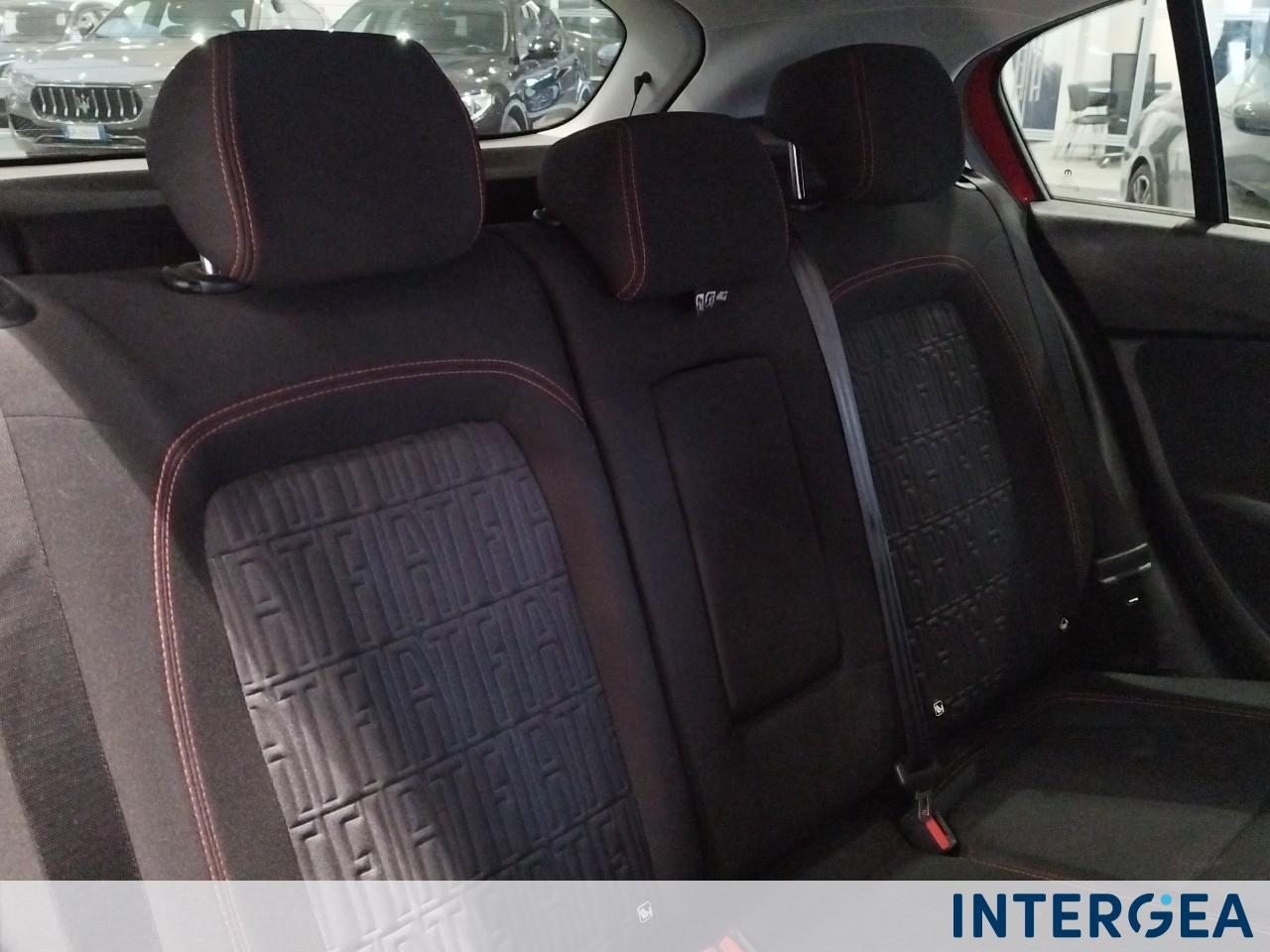 FIAT Tipo 5p 1.5 t4 hybrid (Red) 130