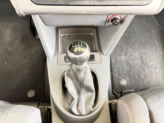 VOLKSWAGEN Touran 1.6 BENZINA FARI FENDI CERCHI IN LEGA OK NEOP
