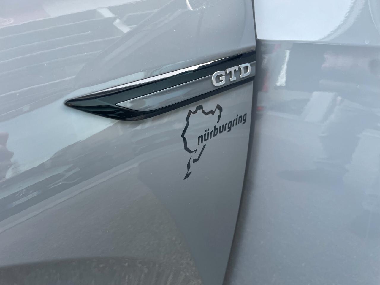 Volkswagen Golf GTD 2.0 TDI 200 CV DSG