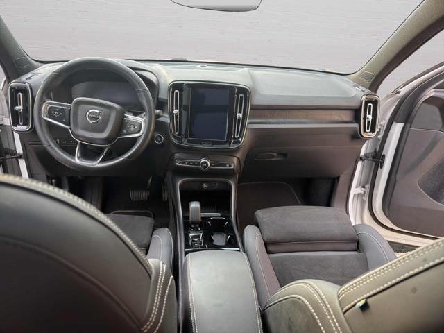 VOLVO XC40 T4 Recharge Plug-in Hybrid Ultimate Dark | Tetto