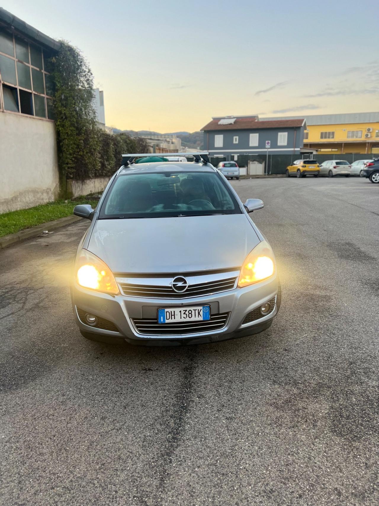 Opel Astra 1.8 16V VVT Station Wagon Cosmo