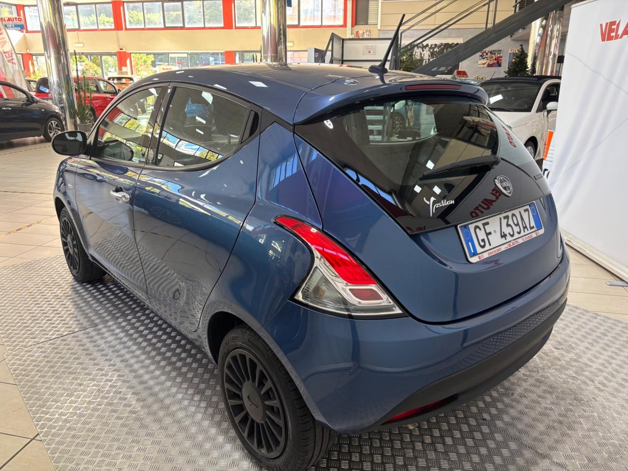 Lancia Ypsilon 1.0 FireFly 5 porte S&S Hybrid Ecochic Silver