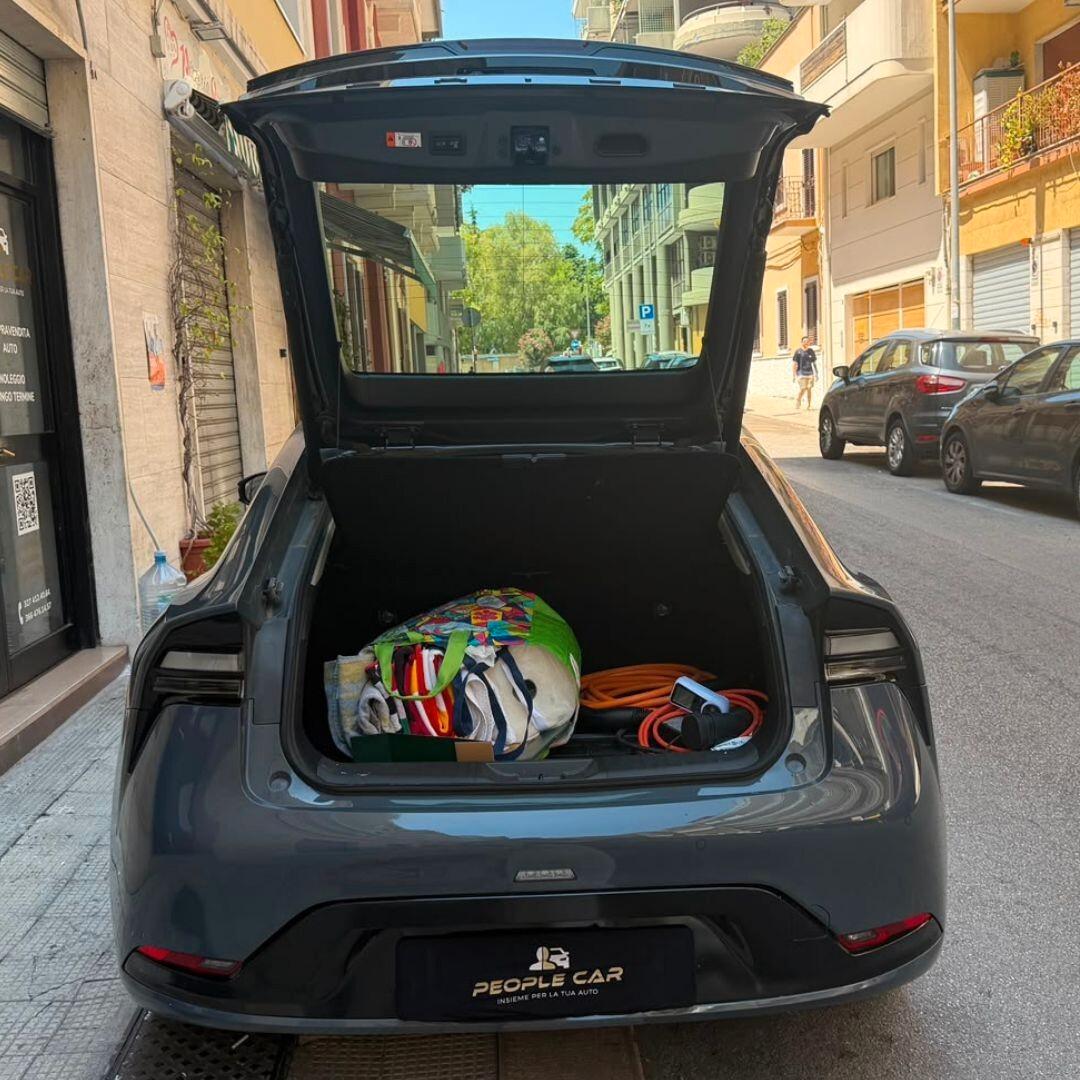 Toyota Prius 2.0 Plug-in Hybrid Lounge - 111KW