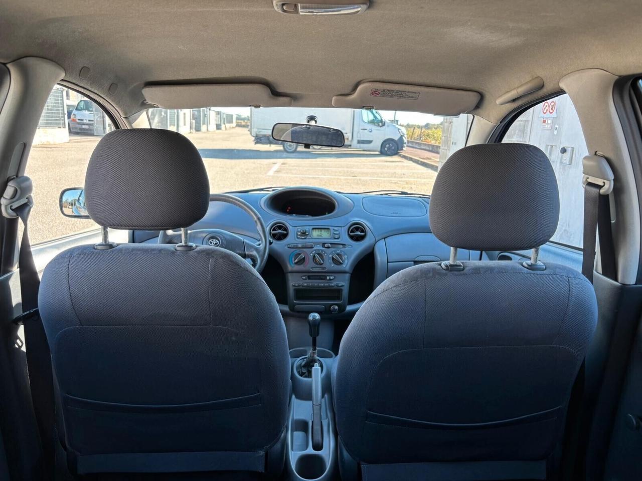 Toyota Yaris 1.3i 16V cat 5 porte SOL ADATTA AI NEOPATENTATI