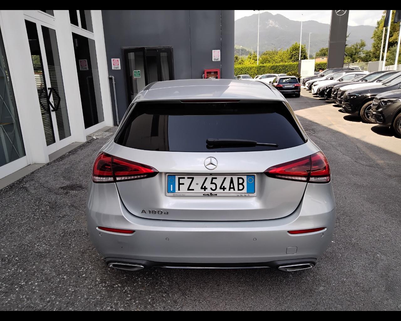 Mercedes-Benz Classe A - W177 2018 - A 180 d Sport auto