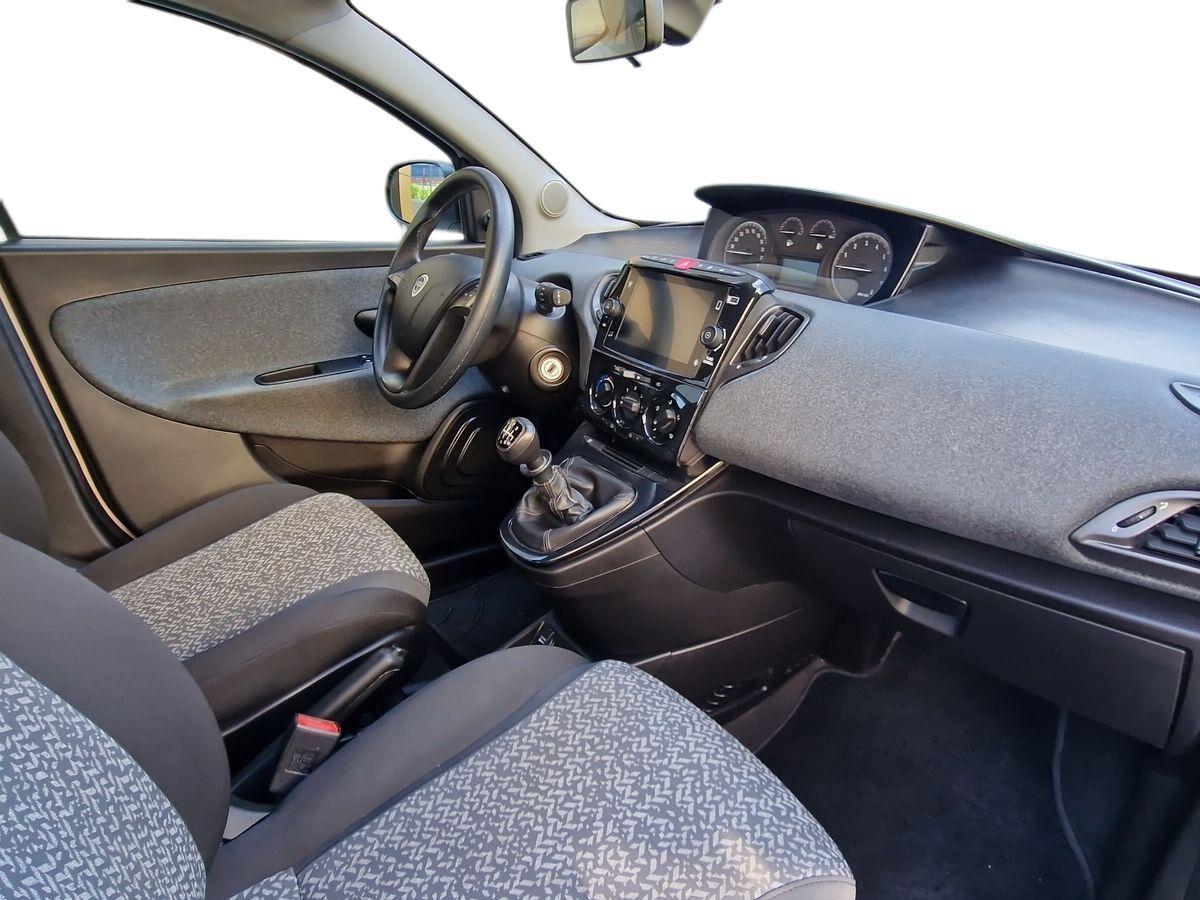 LANCIA YPSILON 1.0 IBRIDO GOLD