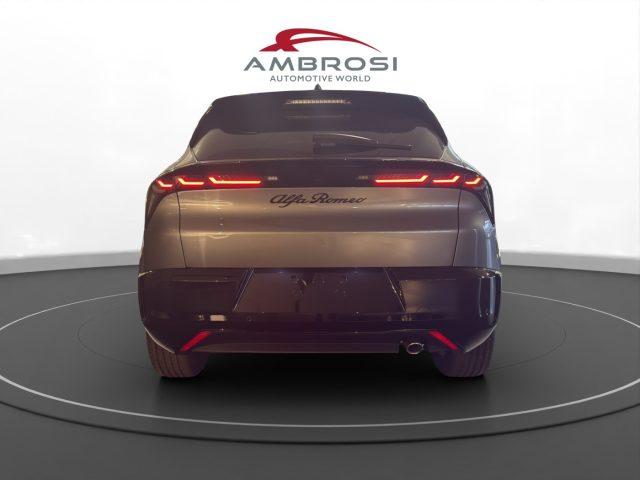 ALFA ROMEO Junior My25 Ibrida Q4