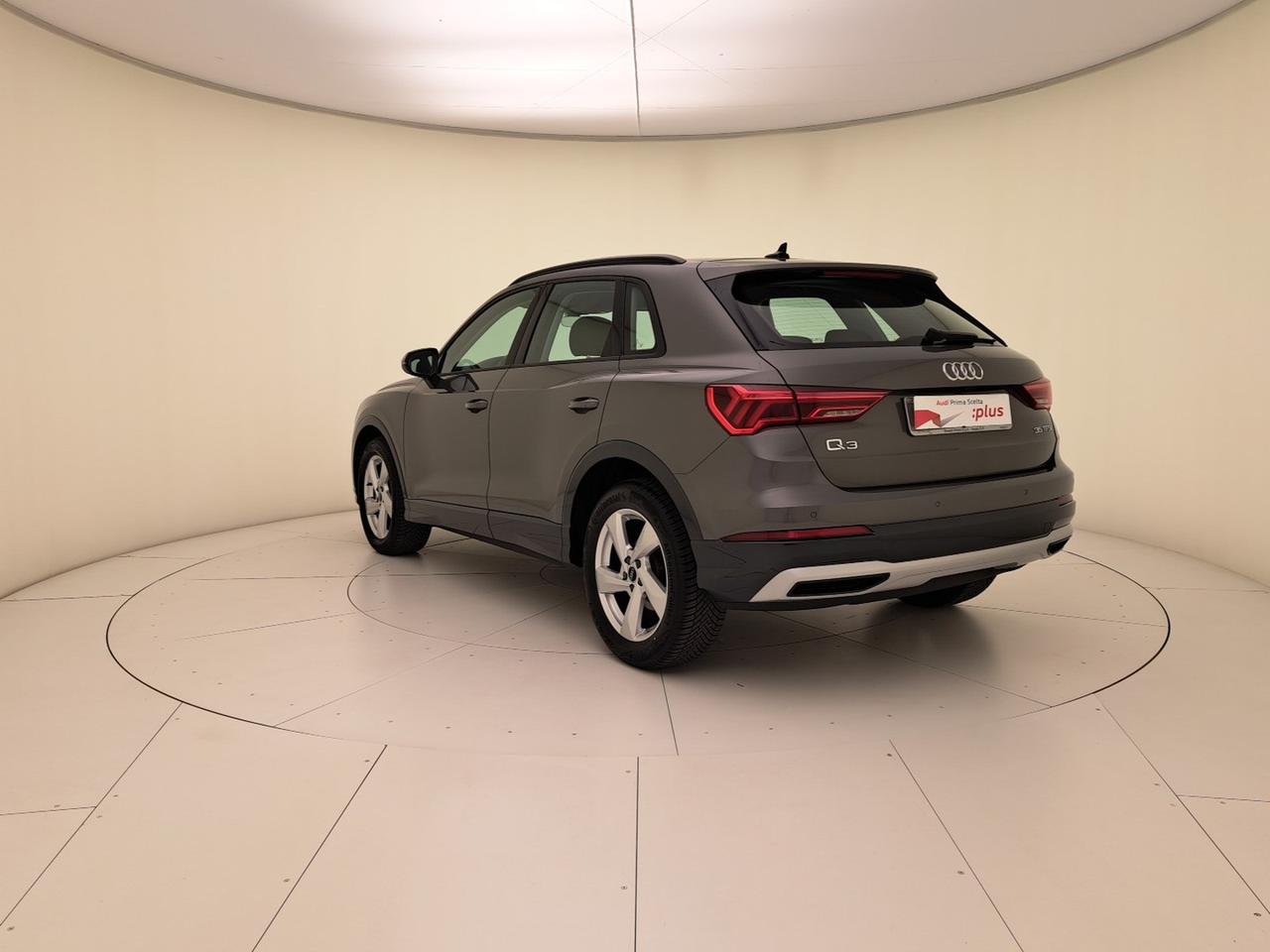 Audi Q3 35 1.5 tfsi business advanced s-tronic