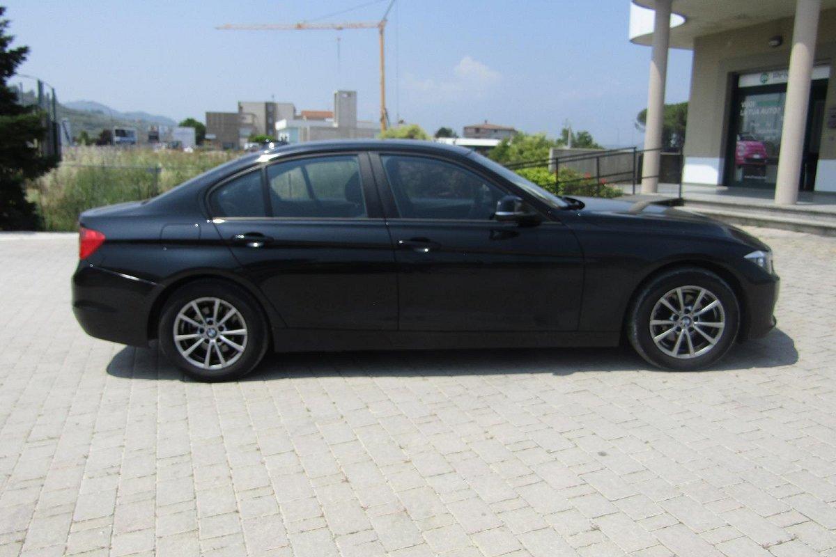 BMW 318d Business aut.