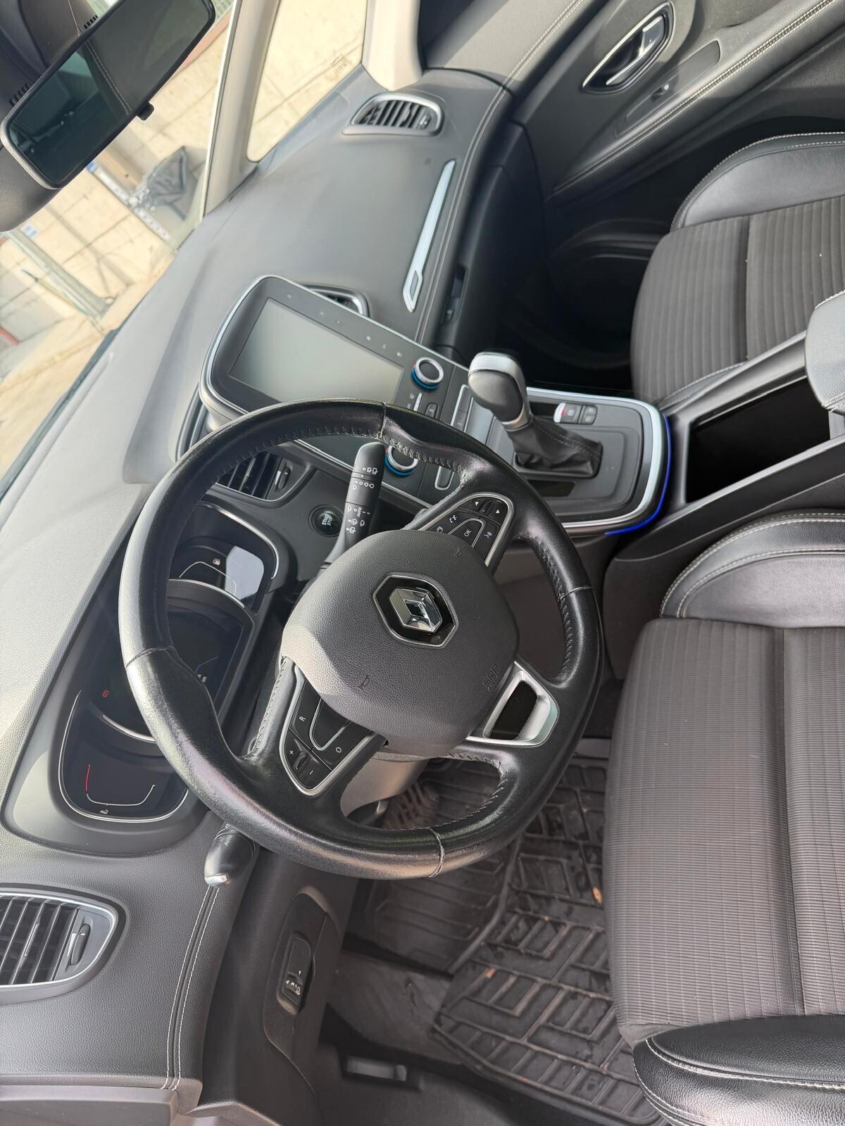 Renault Scenic DCI 8V 110CV EDC Energy Bose