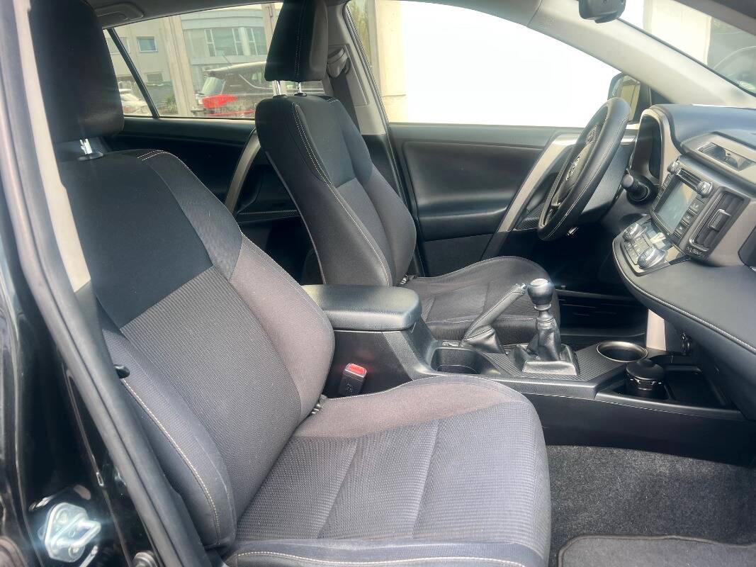 Toyota Rav4 2.0 d-4d Active 2wd 124cv mt