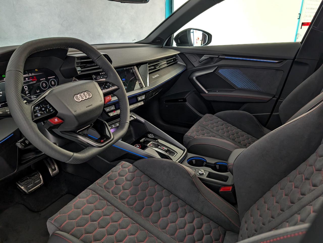 Audi 2.5 TFSI quattro S-tronic