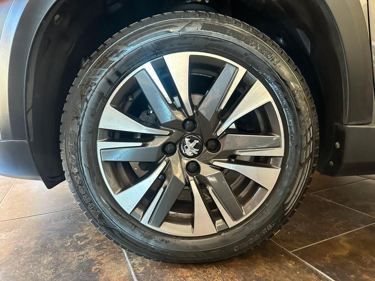 Peugeot 2008 PureTech 82 S&S Allure