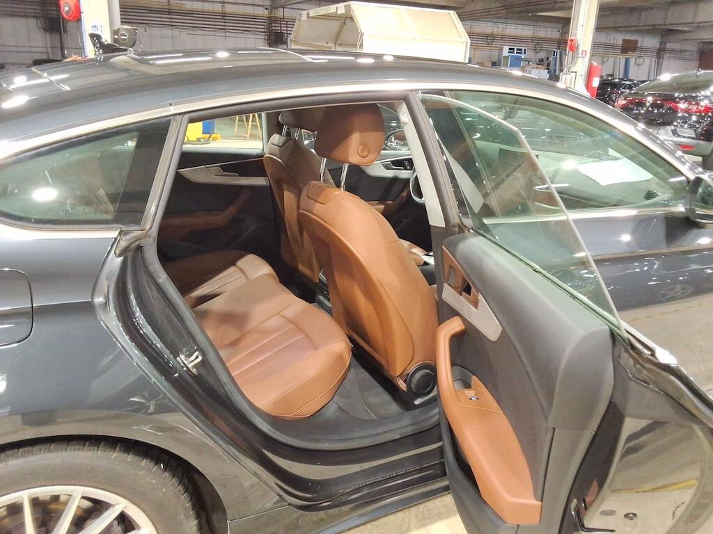 AUDI A5 SPORTBACK 30 TDI 136CV MHEV S TRONIC BUSINESS ATTRACTION ( FARI LED - TETTO PANORAMICO APR. - PELLE - VIRTUAL COCKPIT - NAVI - PDC - TELECAMERA POST. )