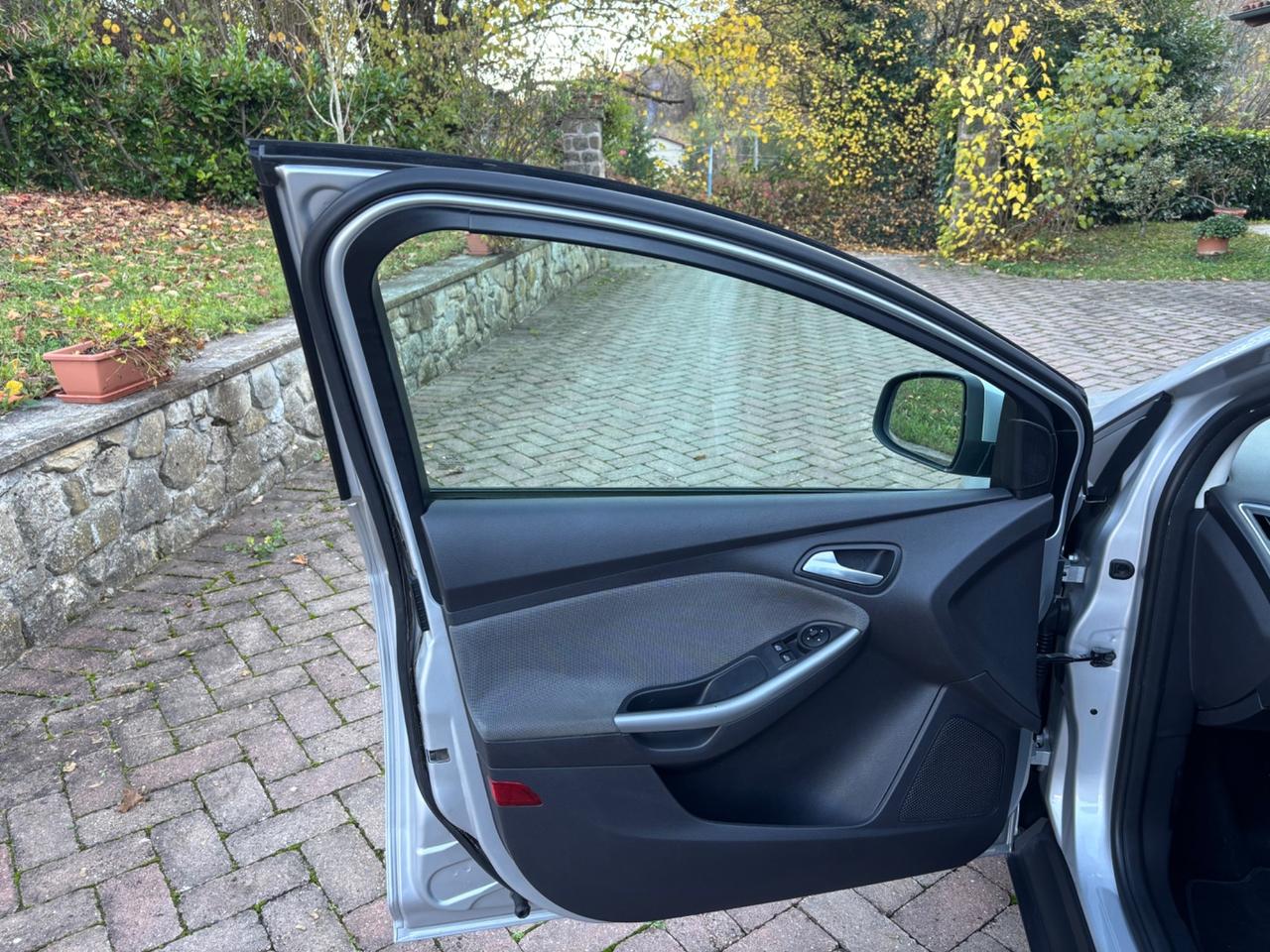 Ford Focus 1.6 TDCi 115 CV SW AUTO SOLO PER OPERATORI DEL SETTORE.