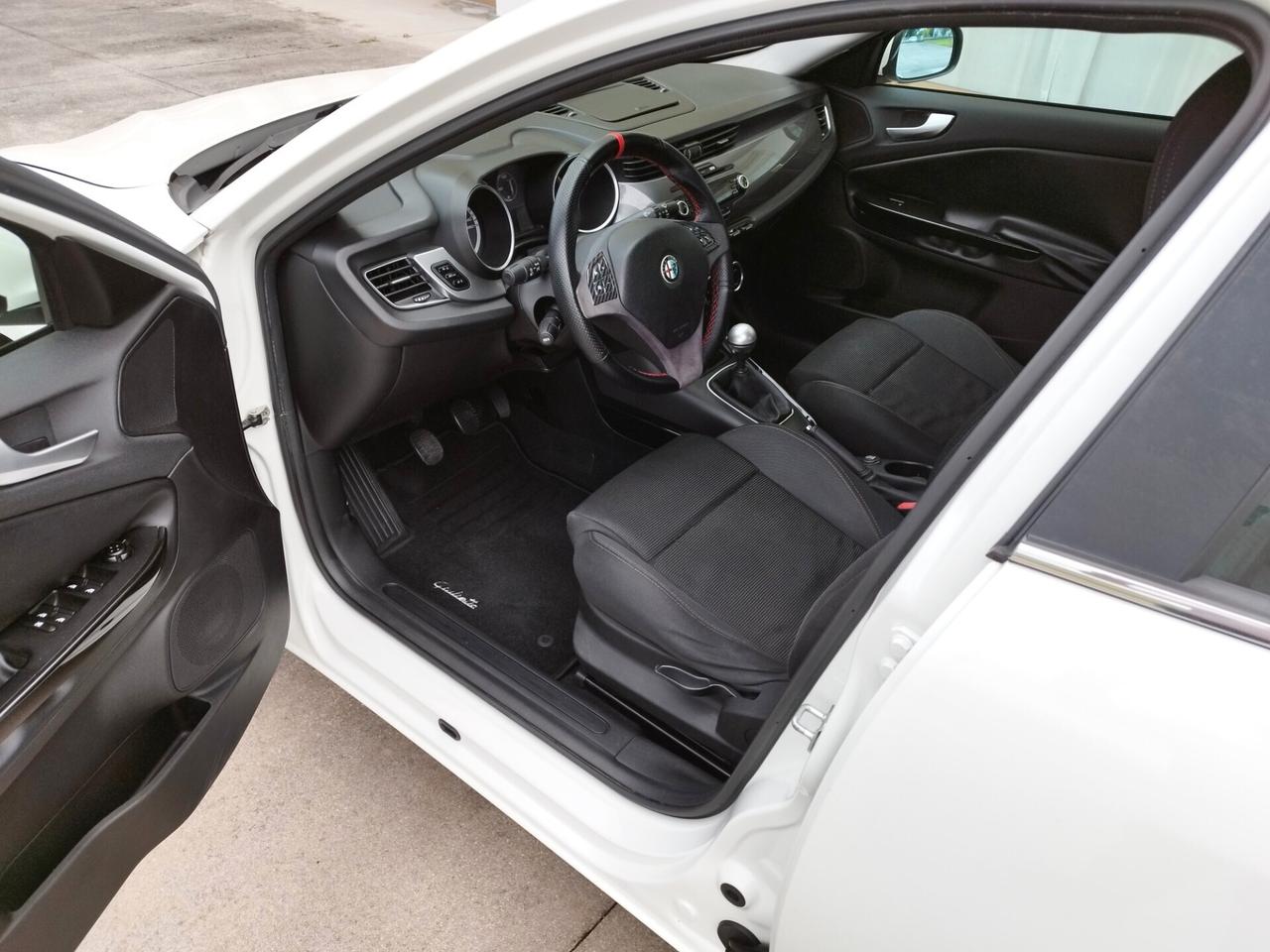 Alfa Romeo Giulietta - 1.6 JTDm-2 - Neopatentati