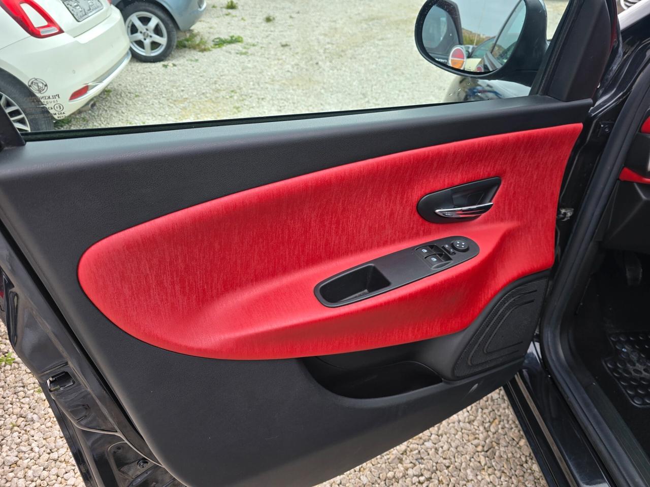 Lancia Ypsilon 1.2 69 CV 5 porte S&S Gold