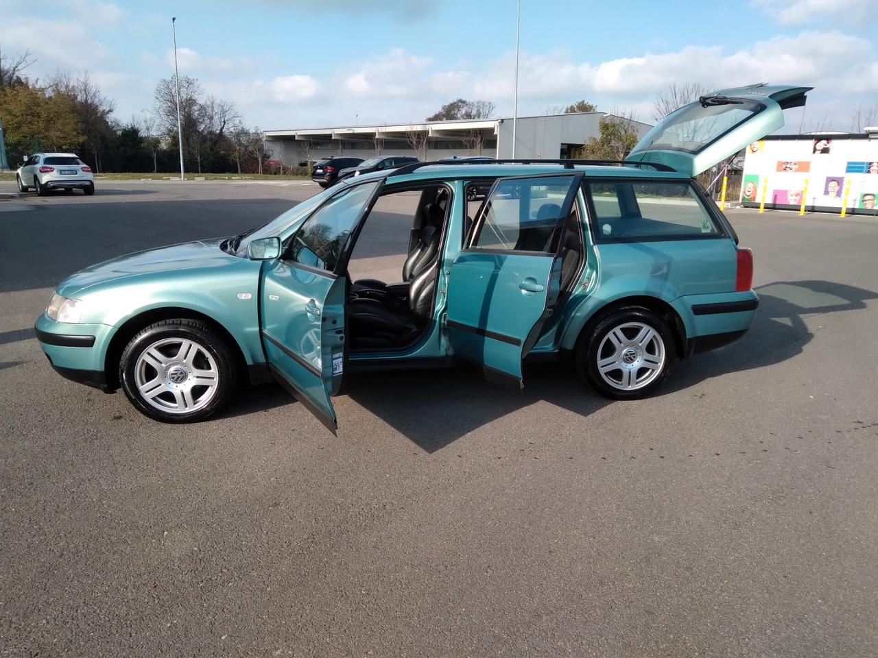 Volkswagen Passat 1.9 TDI/115 CV cat Var. H.line x neopatentati