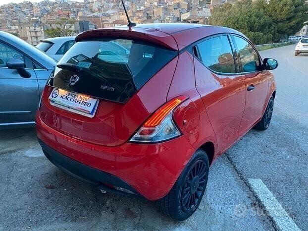 Lancia Ypsilon 1.0 FireFly 5 porte S&S Hybrid Ecoc