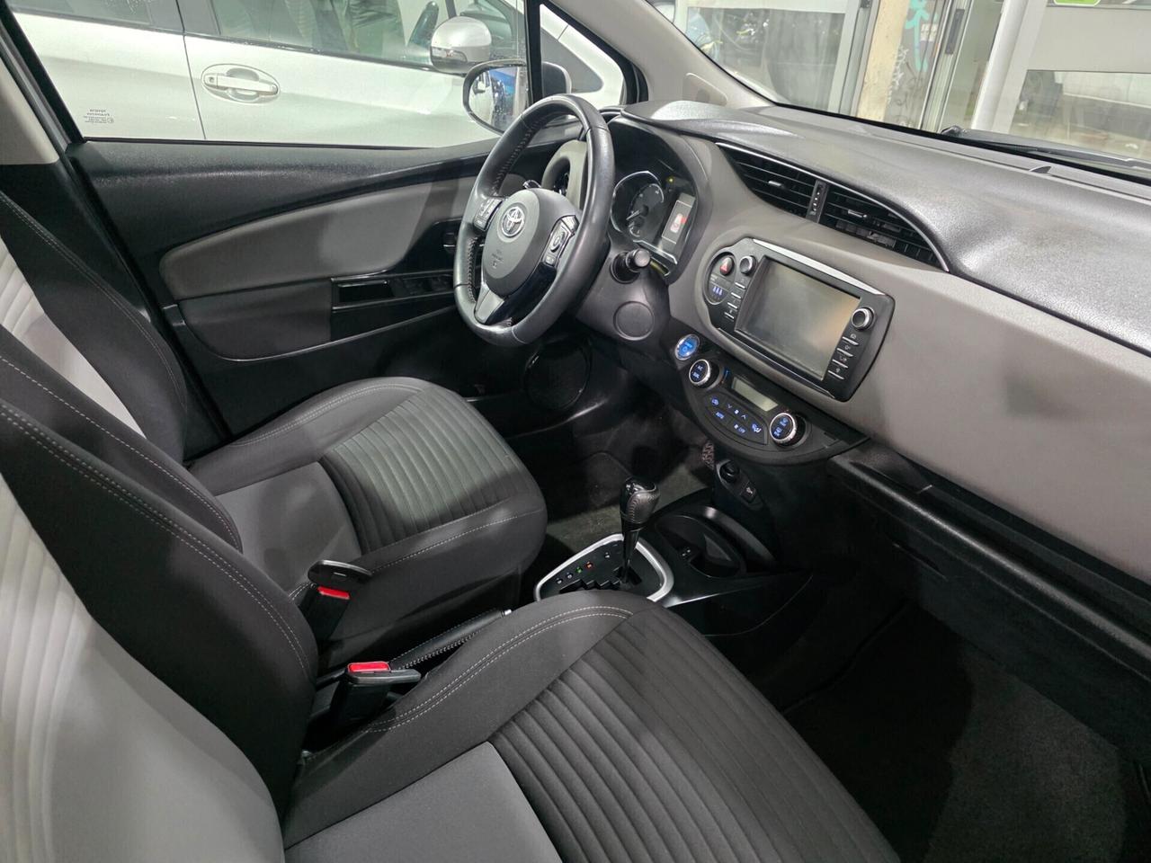 Toyota Yaris 1.5 Hybrid 73cv 1 PROPRIETARIO 2017