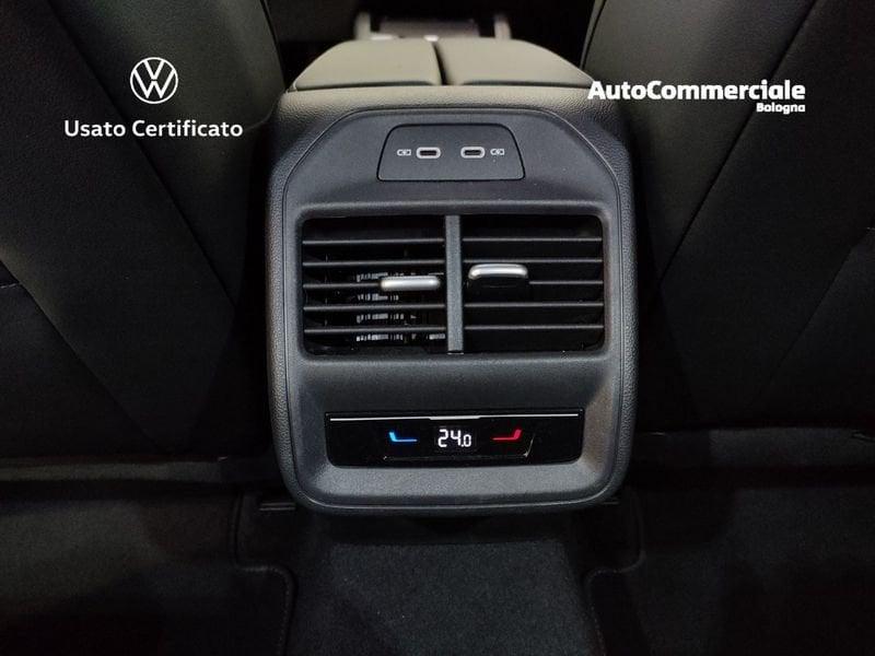 Volkswagen Passat 2.0 TDI 150 CV SCR EVO DSG R-Line Plus