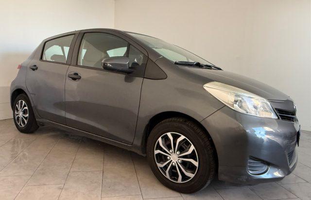 TOYOTA Yaris 1.0 5P Lounge