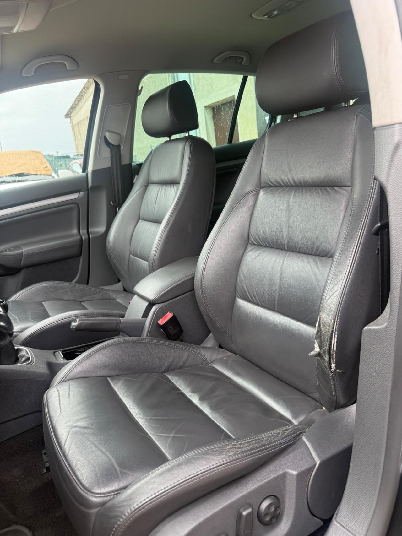 Volkswagen Golf 2.0 16V FSI 5p. Sportline