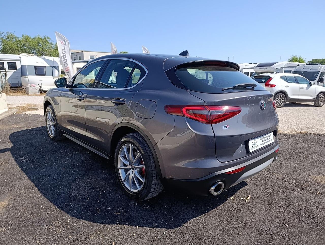Alfa Romeo Stelvio 2.2 t Business Q4 210cv auto my19