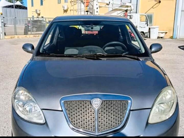 Lancia Ypsilon 1.2 km 121 Mila.