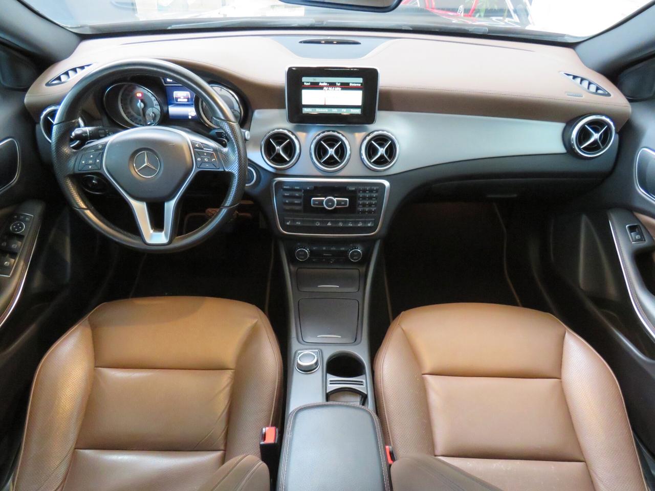 Mercedes-benz GLA 220 4matic premium