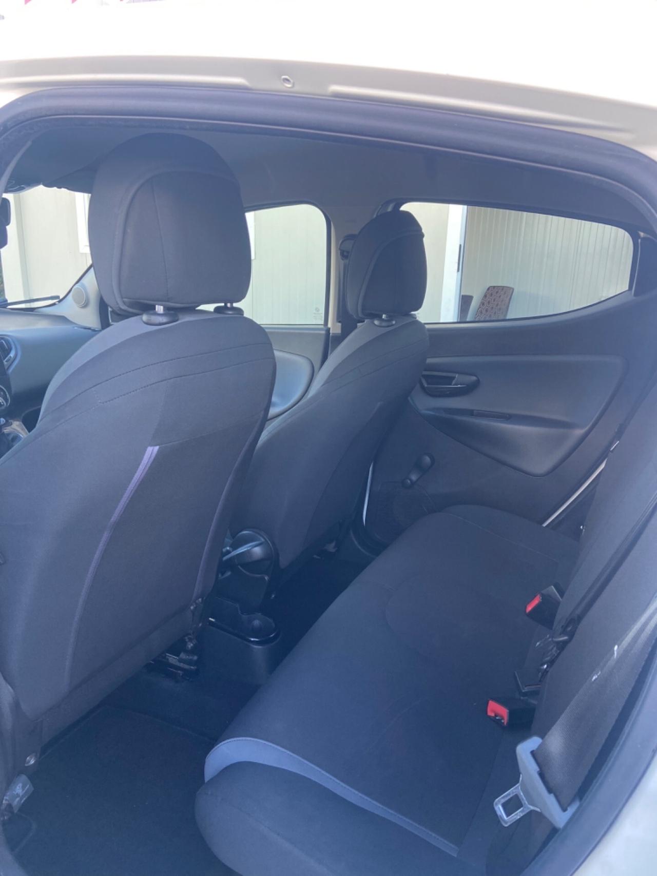 Lancia Ypsilon 1.2 69 CV GPL Ecochic nuova garanzia12