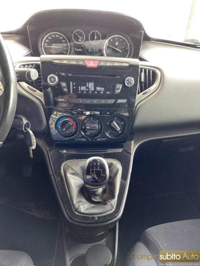 LANCIA Ypsilon 1.2 69 CV ( Garanzia 12 Mesi)