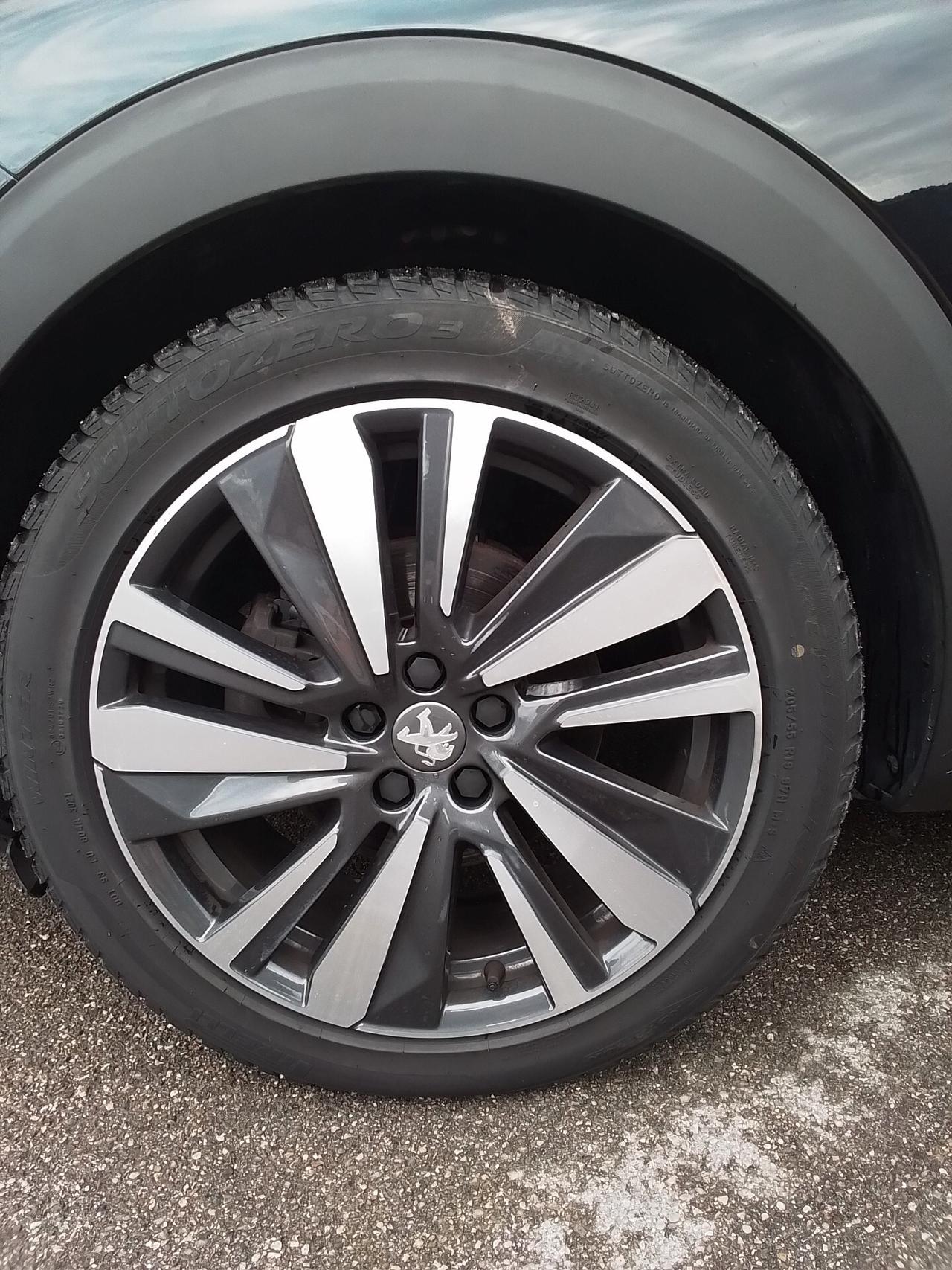 Peugeot 5008 BlueHDi 180 S&S EAT8 GT