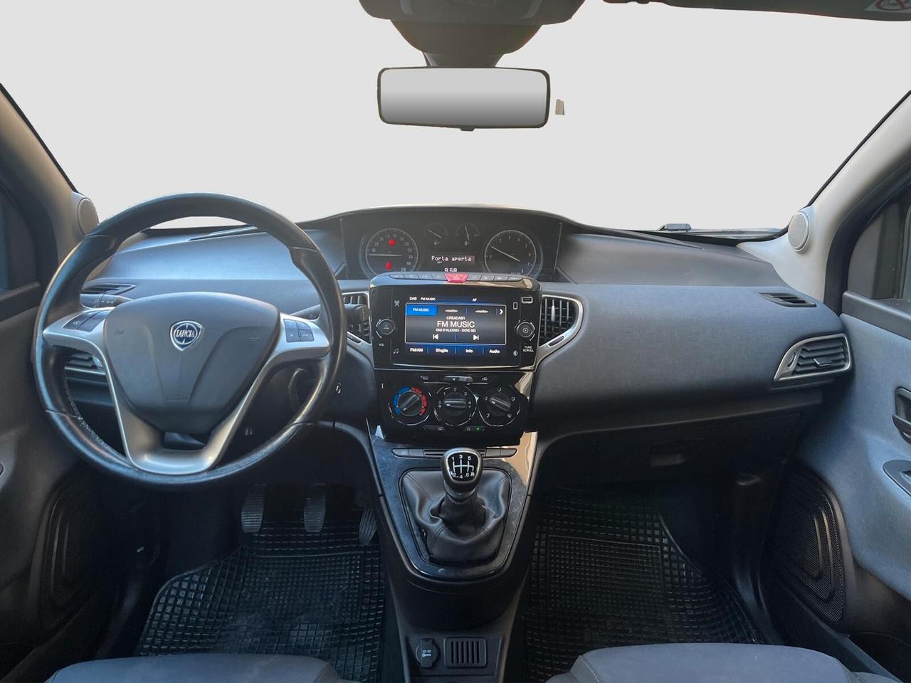 Lancia Ypsilon 1.0 FireFly 5 porte S&S Hybrid Gold