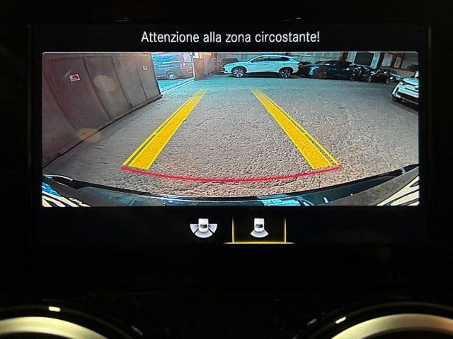 MERCEDES-BENZ GLB 180 d Automatic Premium