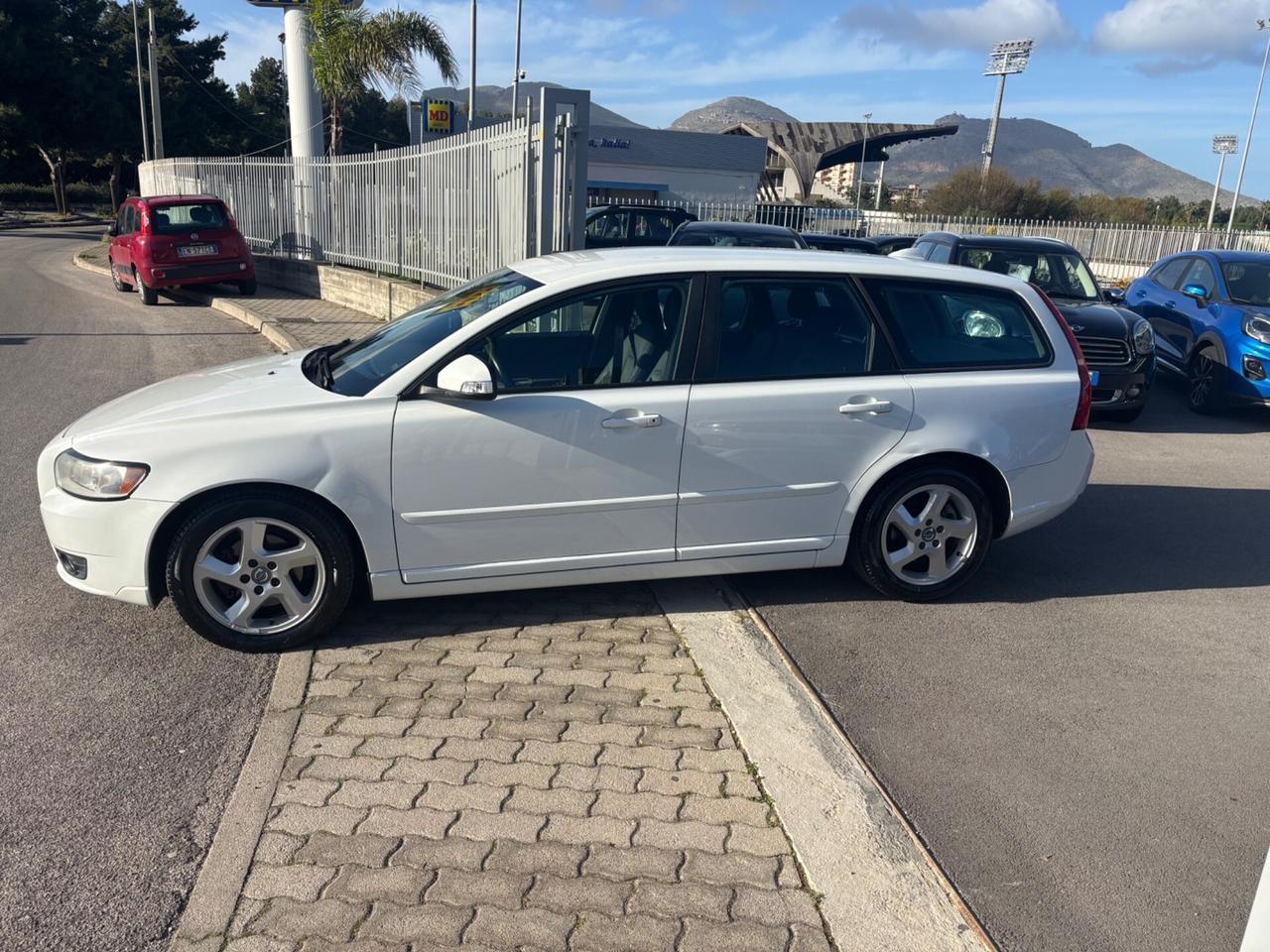 Volvo V50 D4 R-design