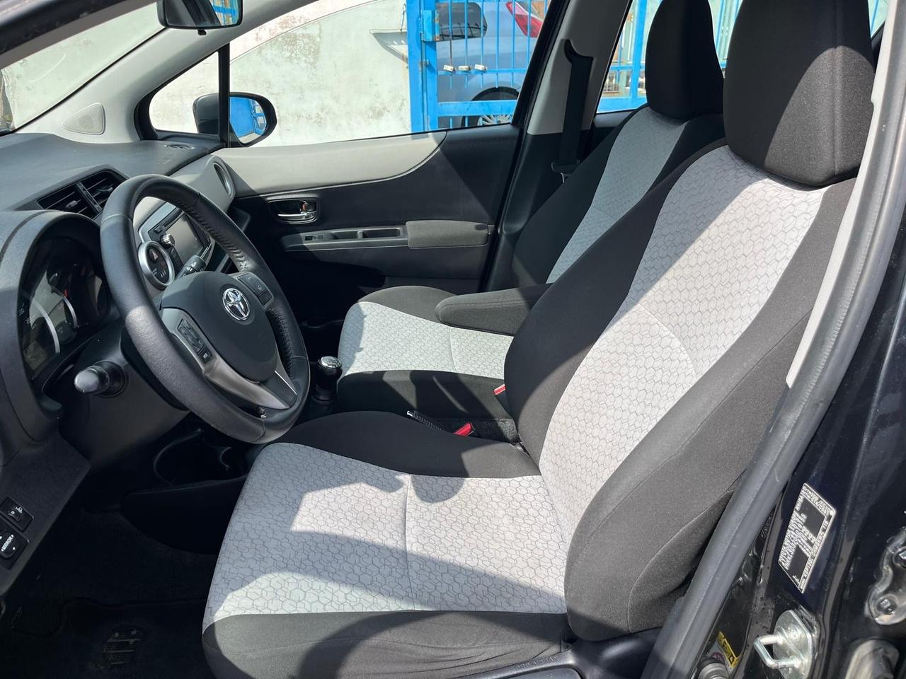 Toyota yaris 5P-1.0 benz-98000km-Full-2012